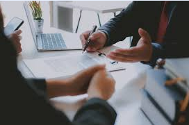 What to Ask a Divorce Lawyer Before Hiring Them